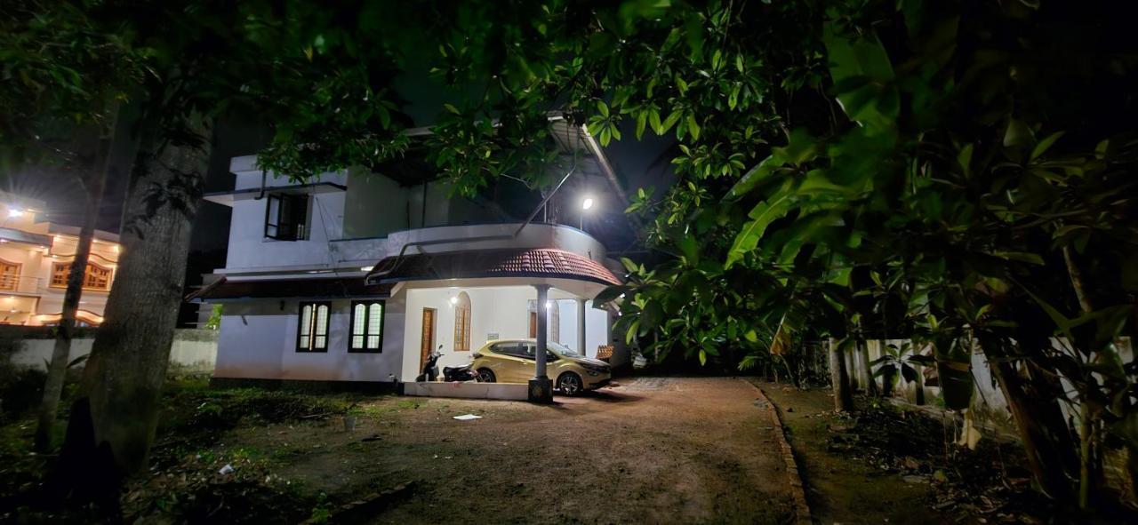 Islandstay-a Riverside Homestay Kollam