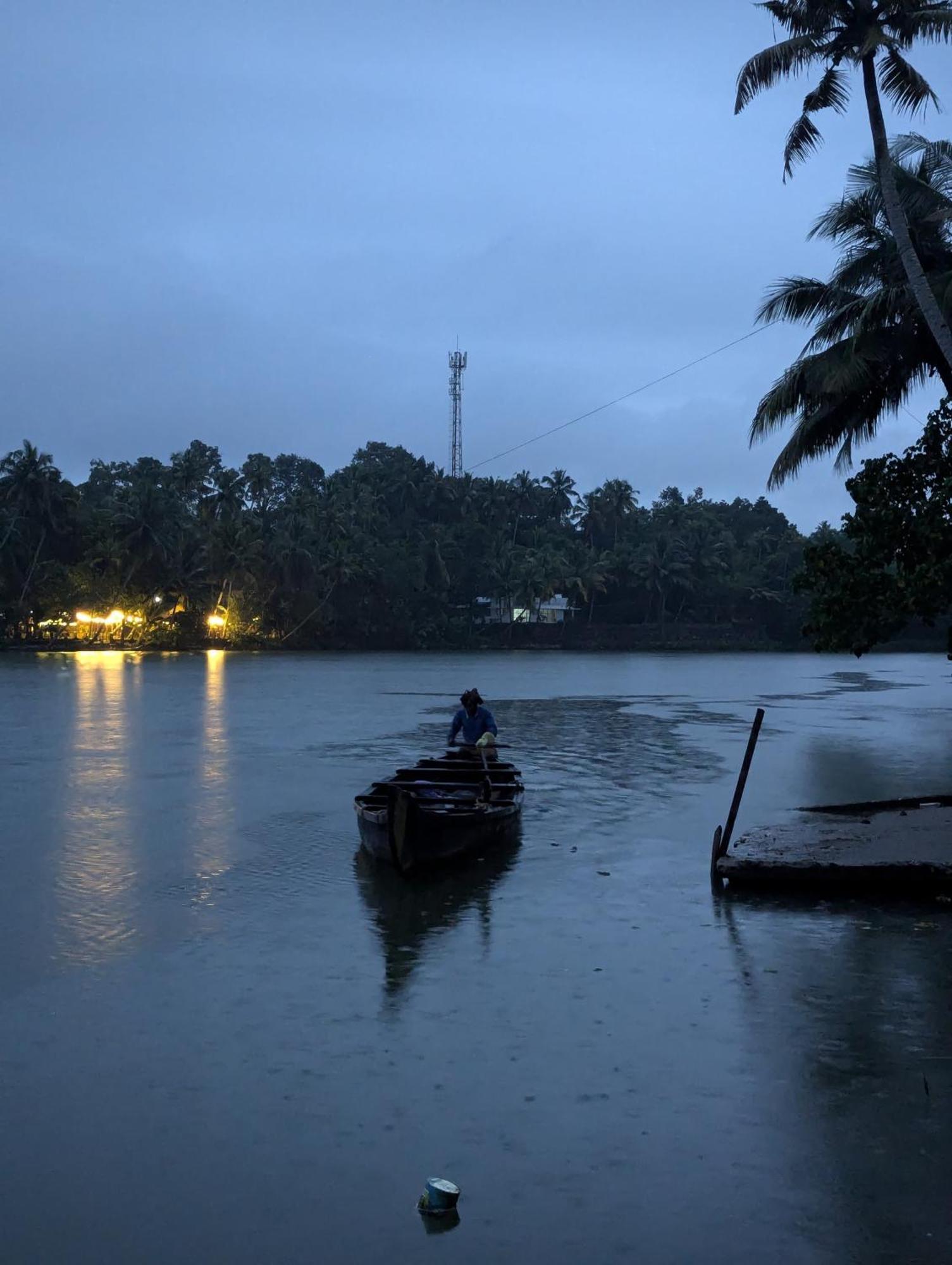 Islandstay-a Riverside Homestay
